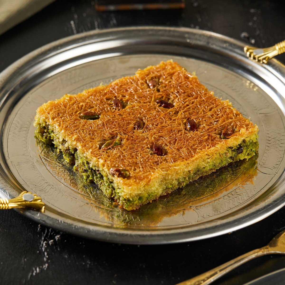 Kadayif plate with peanuts